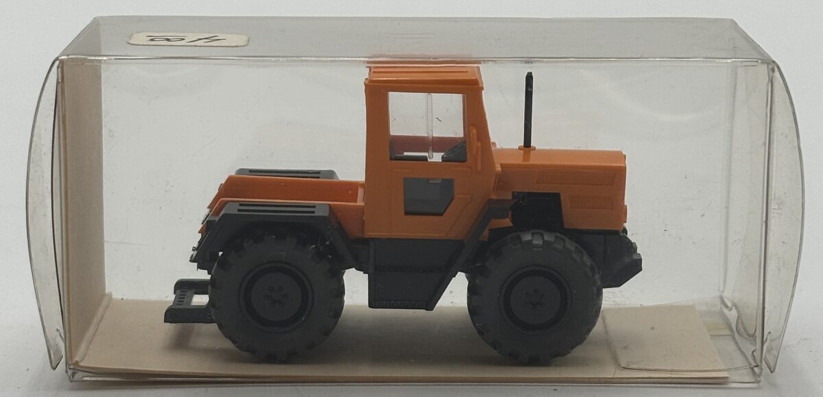 Wiking 38516 HO Mercedes-Benz Trac 700 Tractor