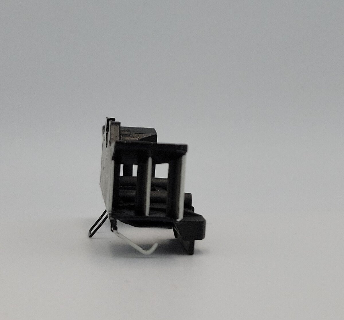 Lionel 34604-650 O Gauge Diecast Black GP-30 Conrail Diesel Pilot w/ White Trim