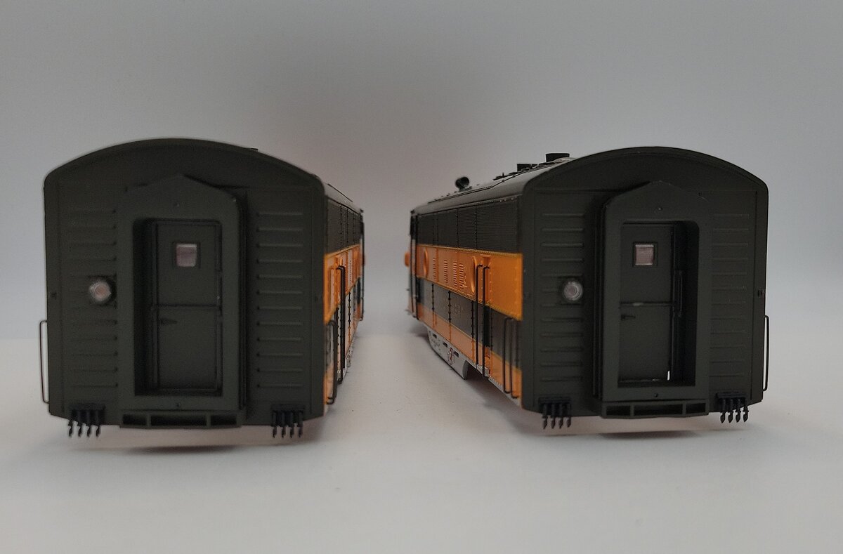 Lionel 6-85191 Great Northern Legacy F3 AA Shell Set #352A-C (Set of 2)