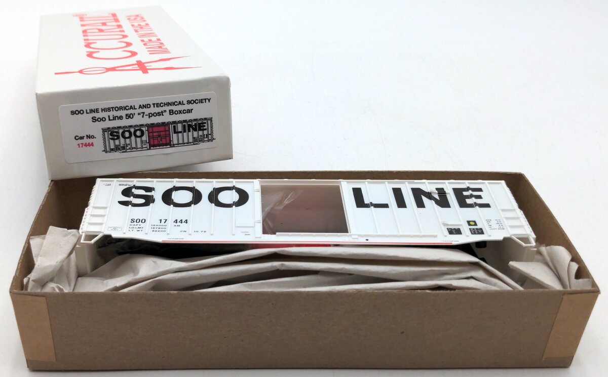 Accurail 17444 HO Scale SOO Line 50' 7 Post Boxcar Kit