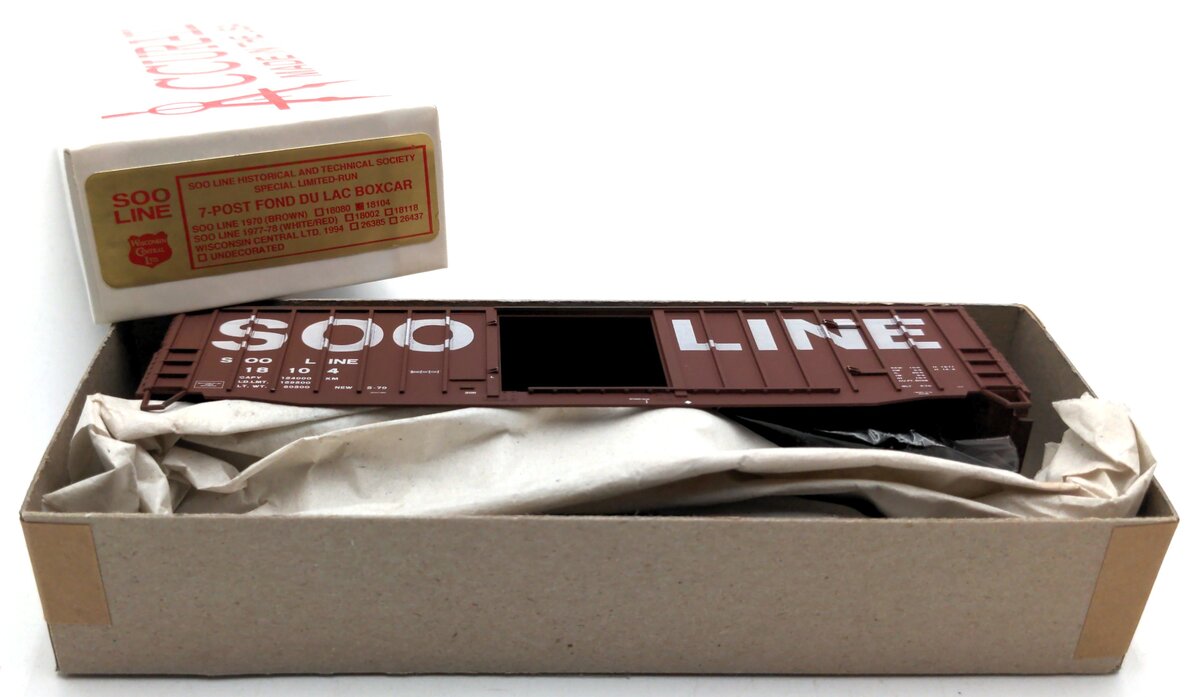 Accurail 18104 HO Scale SOO Line 7-Post Fond Du Lac Boxcar 1970 Brown Kit