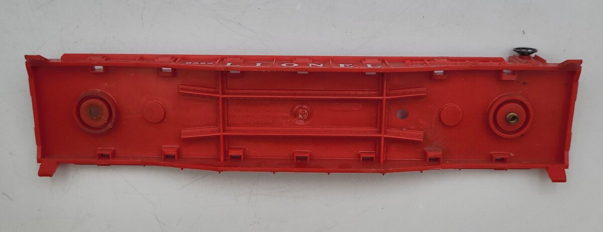 Lionel 6822-1 Red Plastic Searchlight Car Frame with Brake Wheel