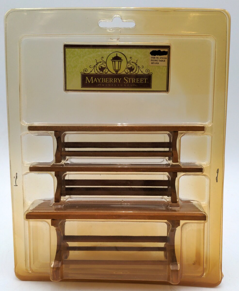 Mayberry Street 470104 Picnic Table Set 3 Pieces