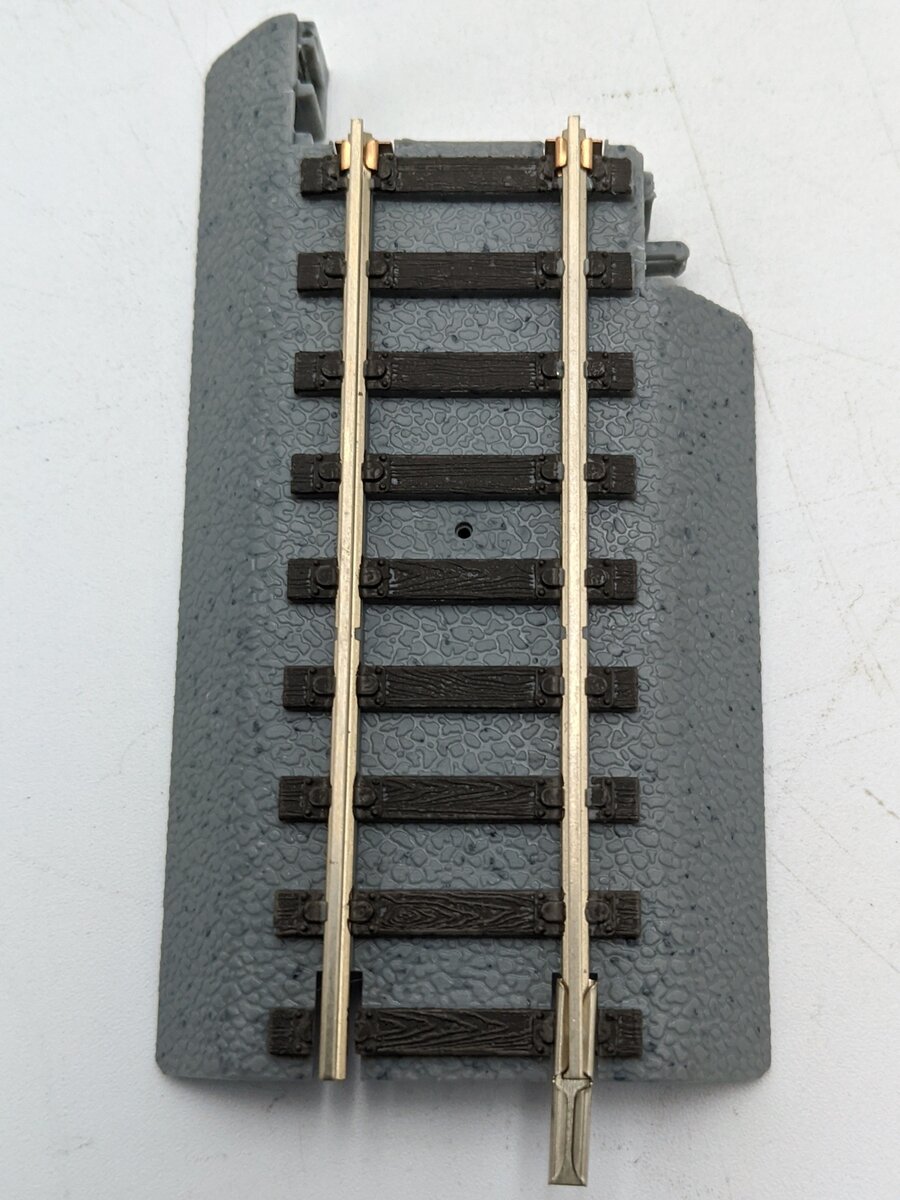 Walthers 931-1370 HO Code 100 Power-Loc 3" Track Adapter Section
