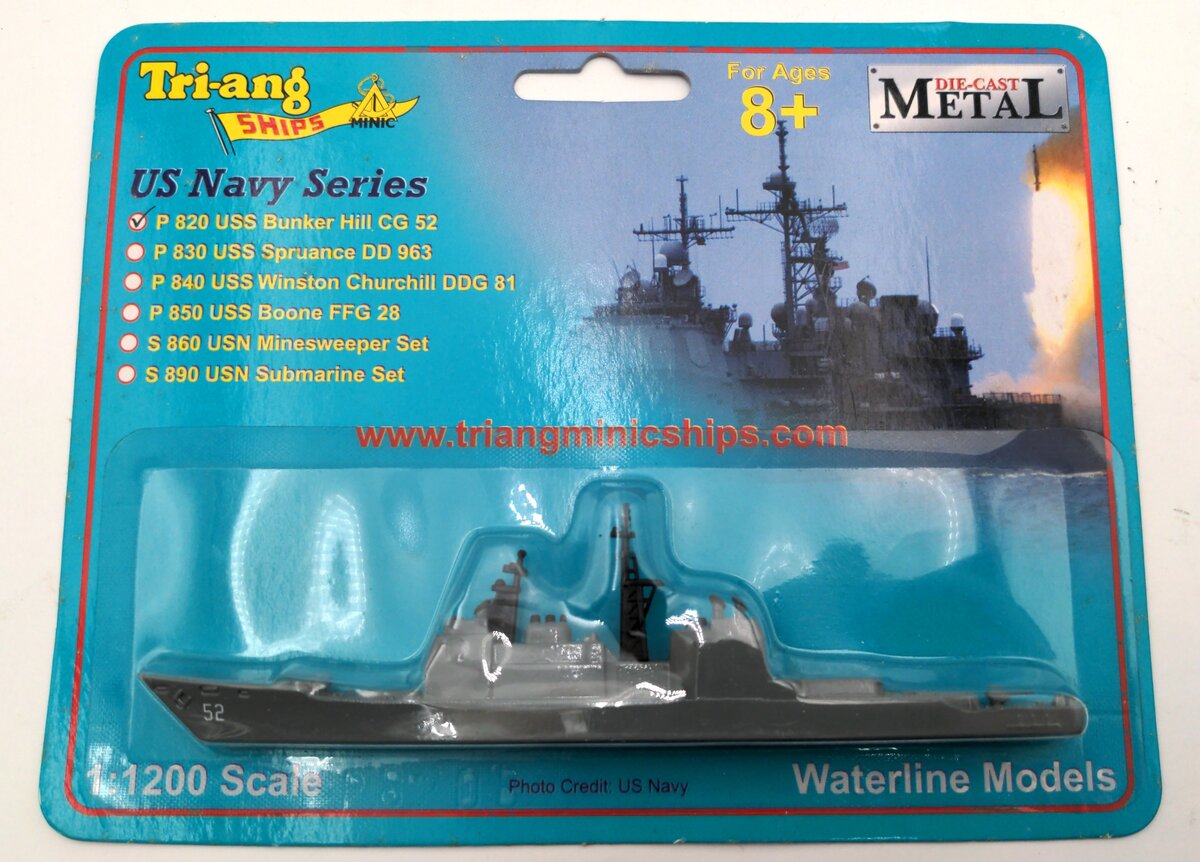 Tri-Ang P820 1:1200 Scale USS Bunker Hill CG 52 US Navy Ships