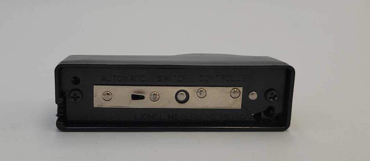 Lionel 5122-2 Black Switch Controller with Bayonet Base Bulbs and without Wire