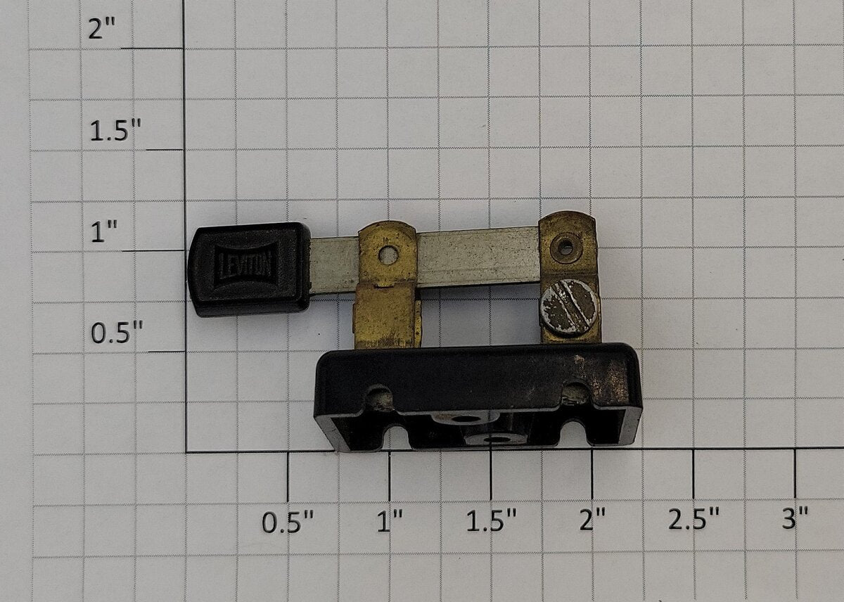 Leviton 9916 O Gauge Vintage SPST Knife Switch with Plastic Base
