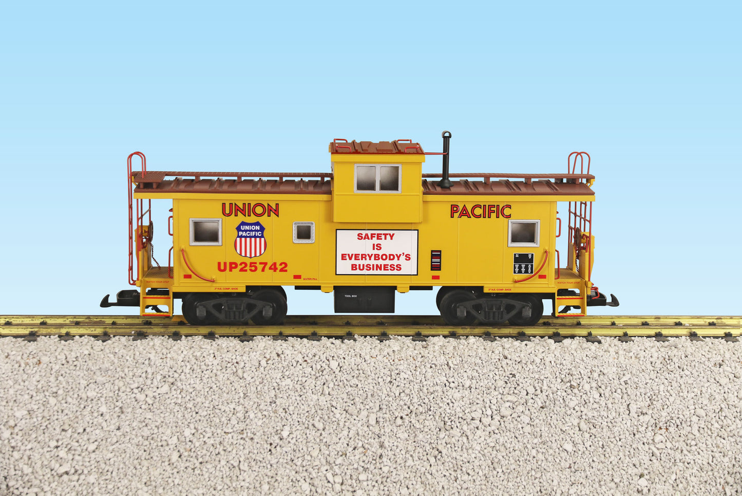 USA Trains R12103 G Union Pacific Yellow/Oxide Extended Vision Caboose
