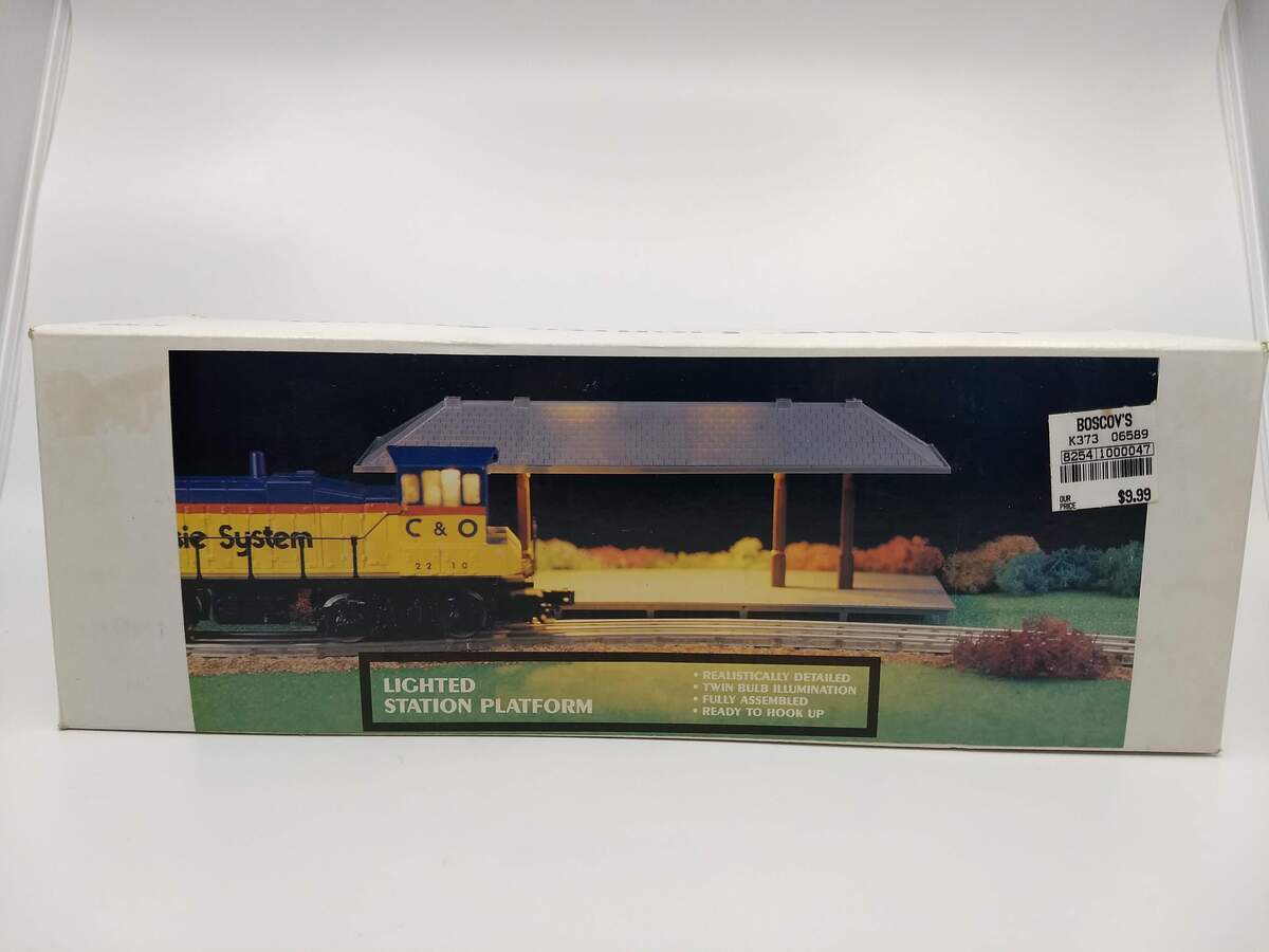 K-Line K102 Illuminated Station Platform LN/Box