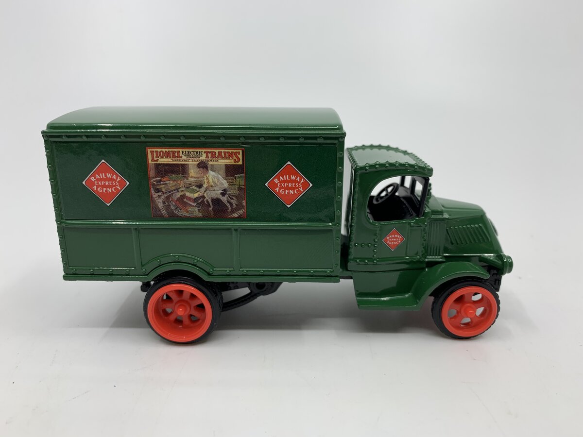 Ertl 19142 1:43 Scale 1926 Lionel Lines REA Mack Bull Dog Truck
