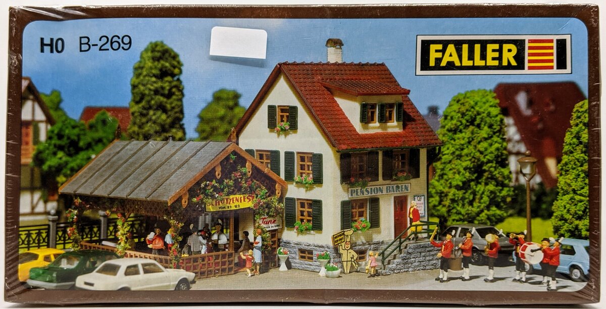 Faller B-269 HO Vintage Inn with Band Stand Building Kit – Trainz