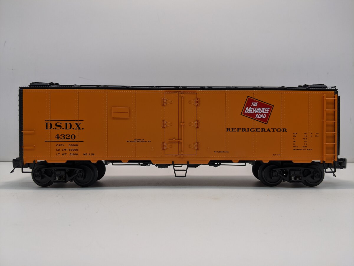 MTH 20-90241E O Milwaukee Road 40' Steel Sided Reefer LN/Box