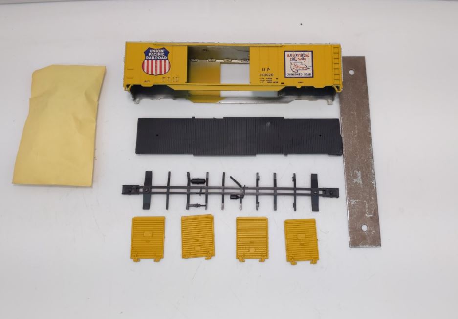Athearn 1319 Union Pacific 50' Double Door Box Car #300620