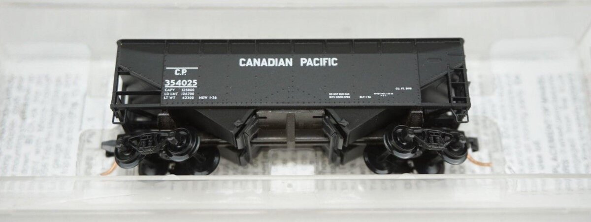 Micro-Trains 05500150 N Canadian Pacific 2-Bay Offset Side Open Hopper #354025 NIB