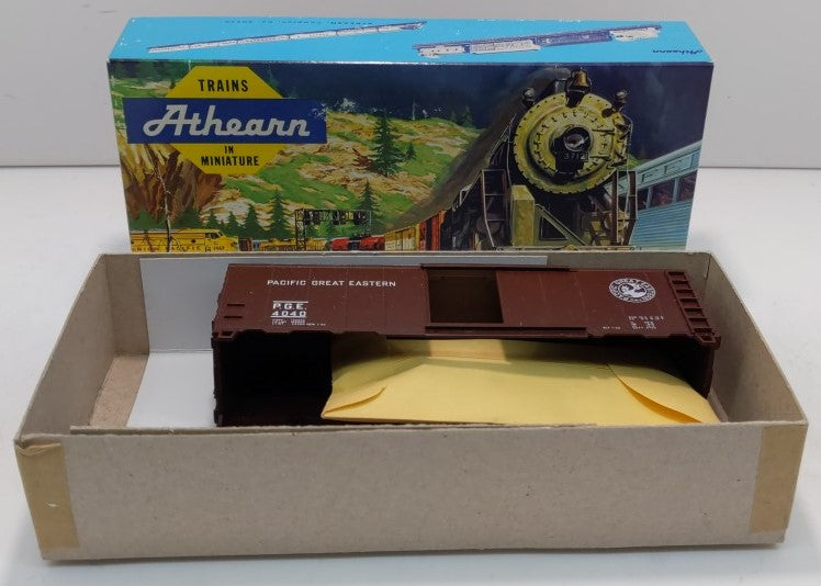 Athearn 1132-1 HO PGE 40' Boxcar #4040 Kit