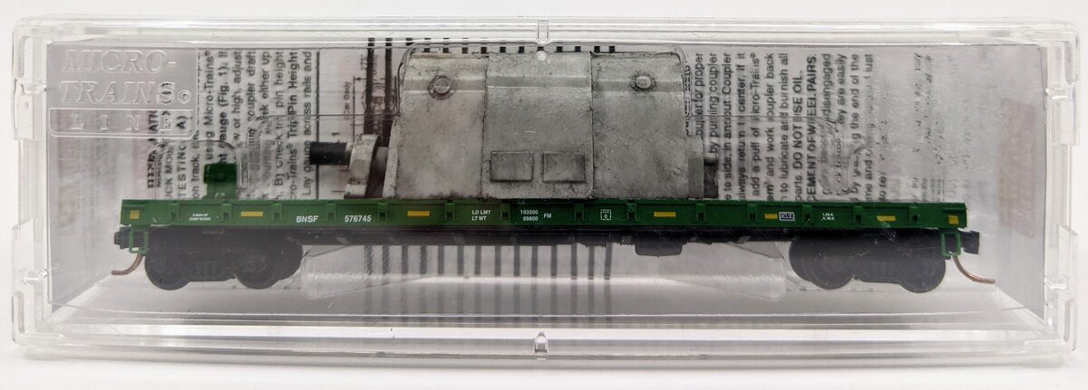 Micro-Trains 04400122 N BNSF 50' Straight Side Flatcar w/Load #576745 LN/Box