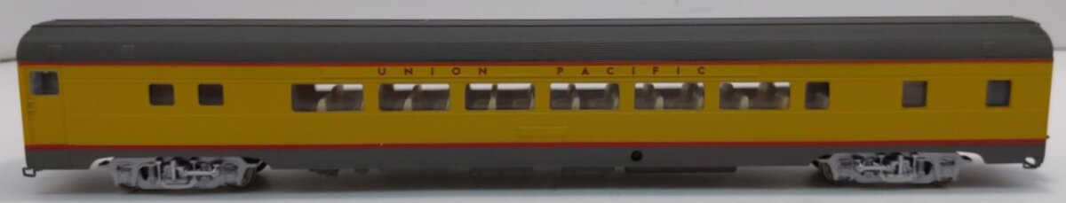 Walthers 932-6394 HO Scale Union Pacific 52-Seat Budd Coach Car LN/Box
