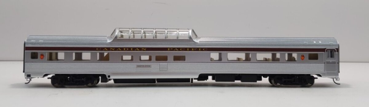 Walthers 932-6489 HO Canadian Pacific 'Skyline' 85' Budd Dome Coach Car LN/Box