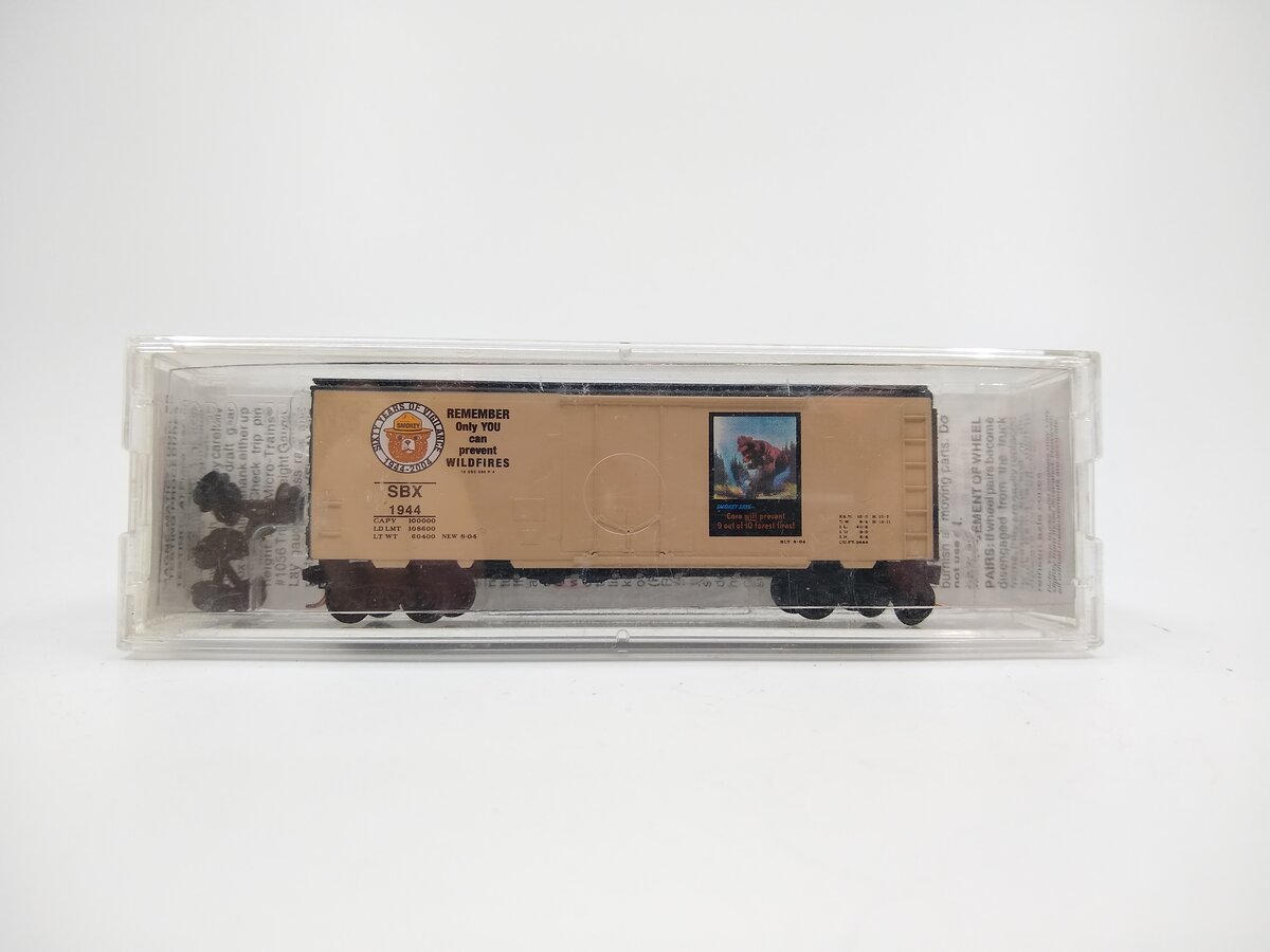 Micro-Trains 02100480 N Scale Smokey Bear 40' Standard Plug Door Boxcar #1944 LN/Box