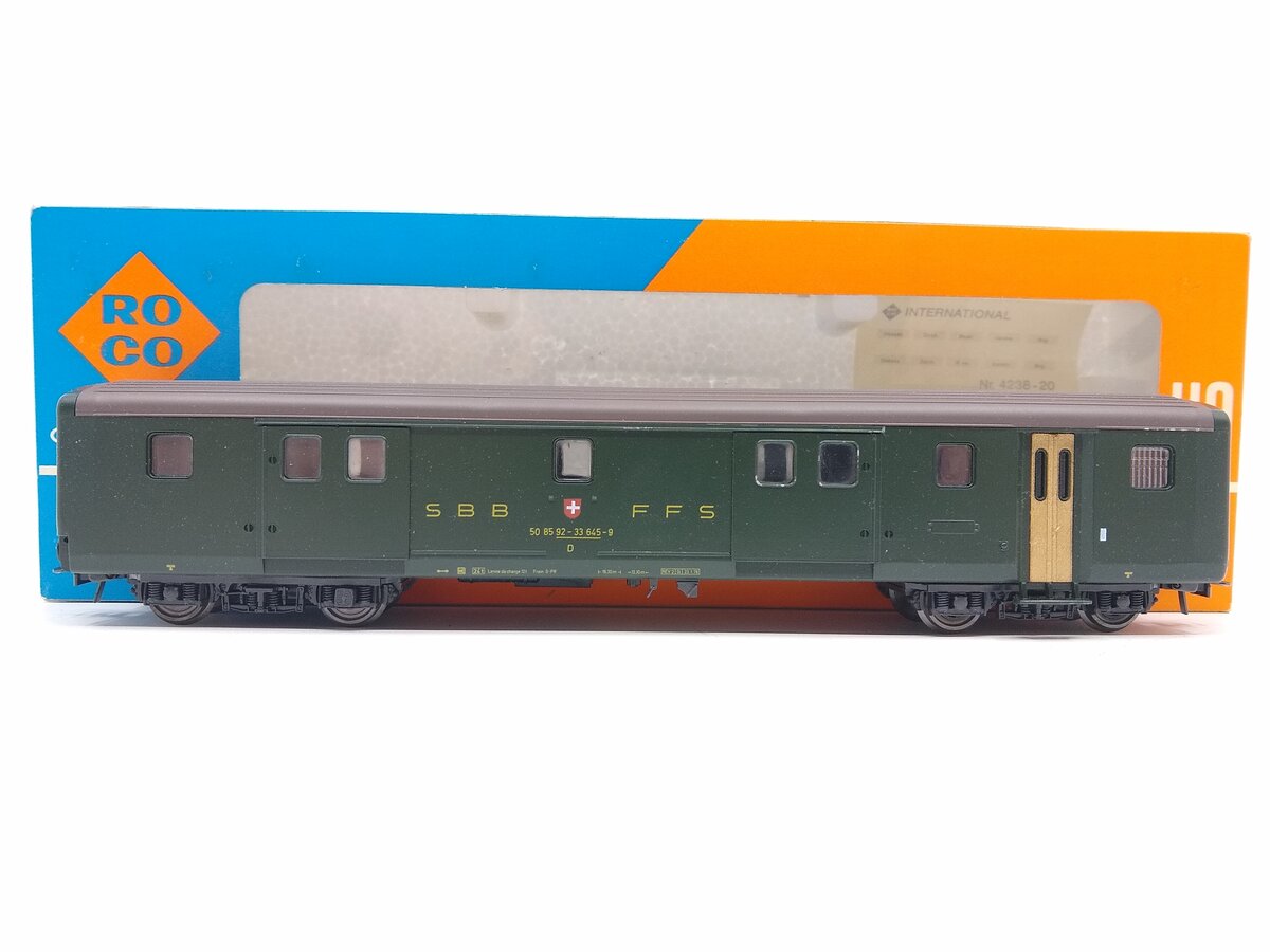Roco 4240 HO Scale SBB Baggage Car #241 EX/Box