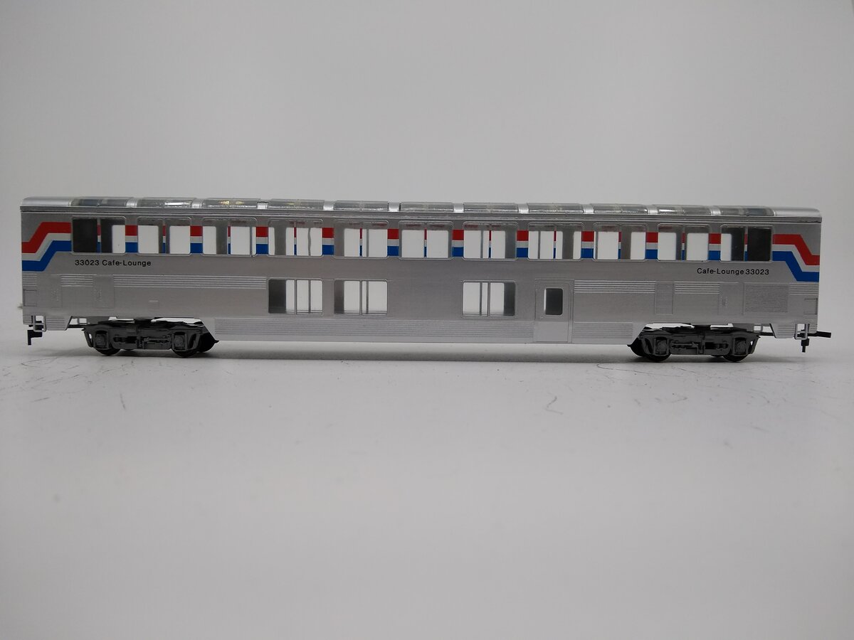 Con-Cor 0001-0842 HO Scale Amtrak Superliner Phase III Lounge Cafe Car Kit