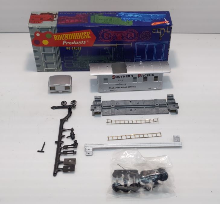 Roundhouse 3487 HO Scale Southern Pacific Modern 4 Window Silver Caboose Kit