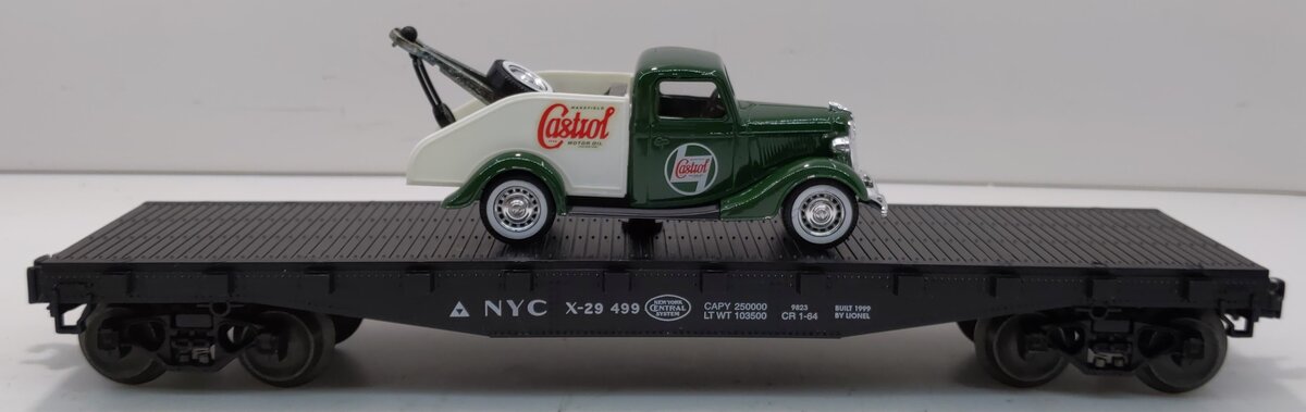 Lionel 6-17538 O Gauge New York Central Flatcar w/Castrol Ford Tow Truck