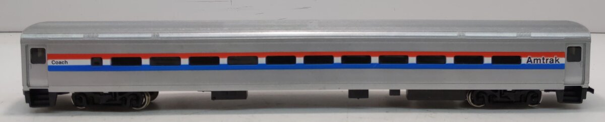 Walthers 932-6051 HO Scale Amtrak 85' Horizon Fleet Coach Car
