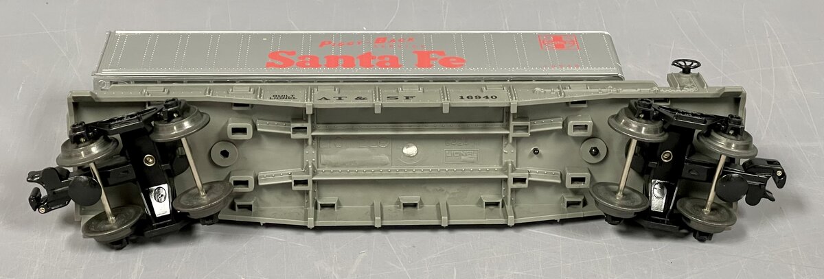 Lionel 6-16940 AT&SF Flatcar with Trailer LN