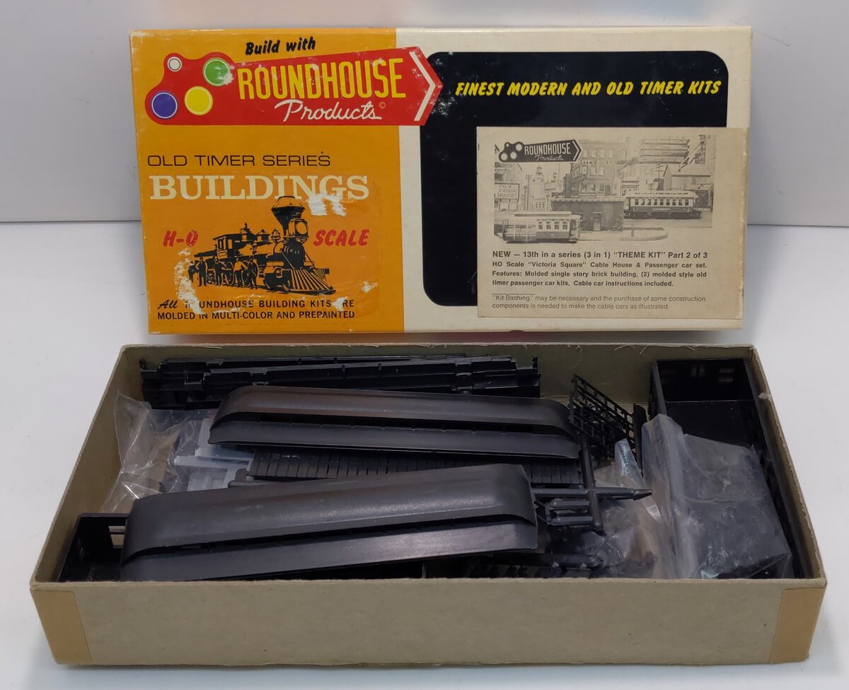 Roundhouse 1512 HO Victoria Square House and 2 Passenger Cars Kit