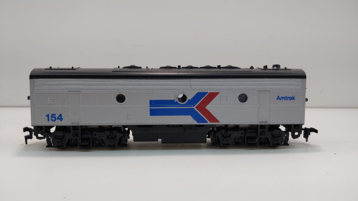 Athearn 3034 HO Amtrak F-7B Dummy Diesel Locomotive #154