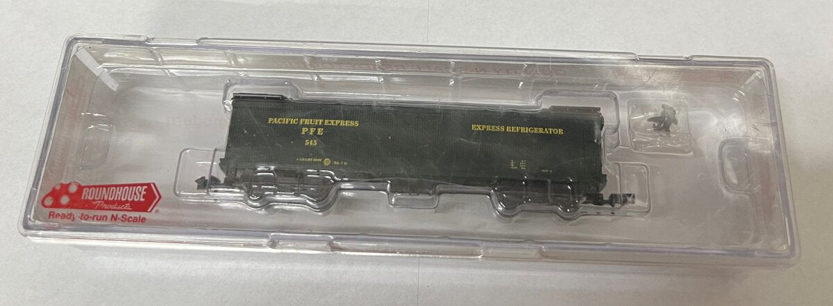 Roundhouse 82901 N Pacific Fruit Express 50' Refrigerator Car #545 NIB