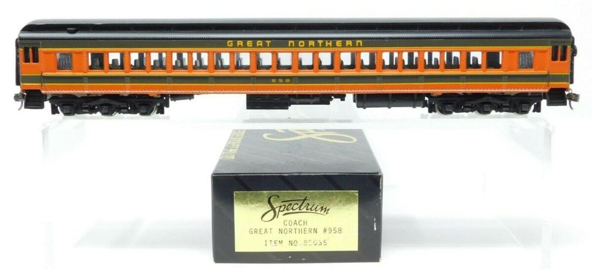 Spectrum 89035 HO Scale Great Northern Coach Passenger Car #958