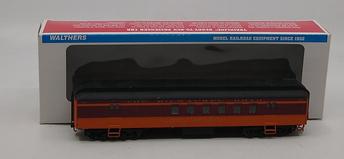 Walthers 931-797 HO Scale Milwaukee Road RPO Car # 2112 LN/Box