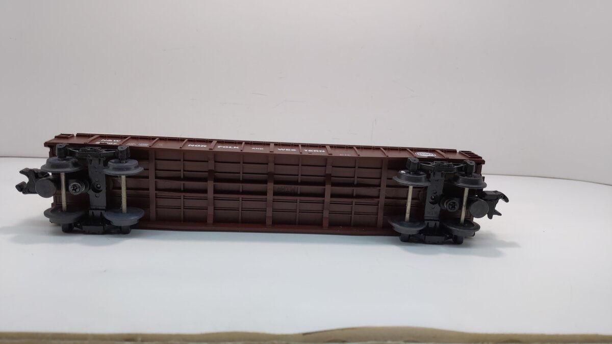 MTH 30-7206 O Gauge Norfolk & Western Semi-Scale Gondola #80007 with Crates LN