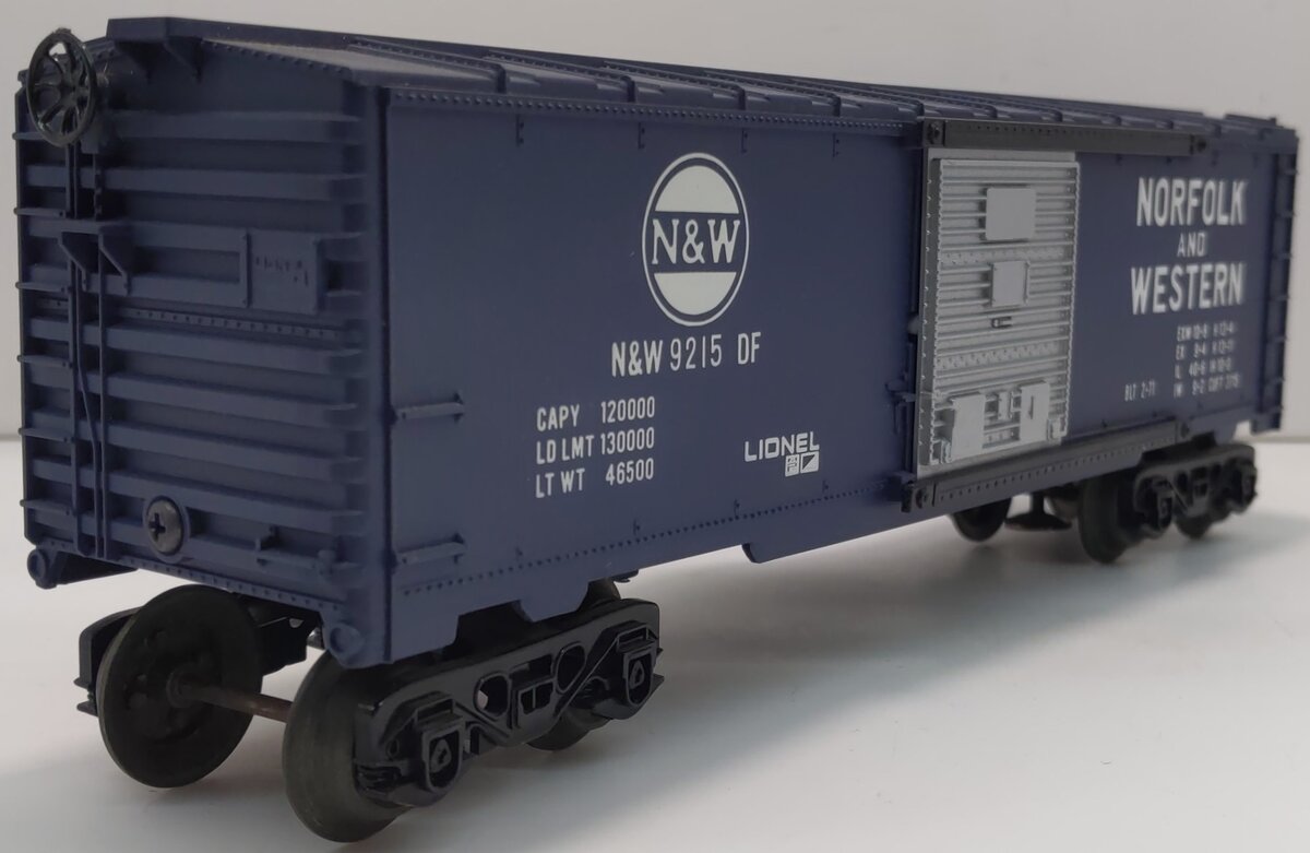 Lionel 6-9215 O Gauge Norfolk & Western Boxcar #9215 VG/Box