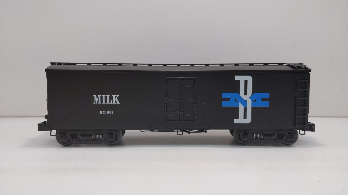 Lionel 6-29985 O Boston & Maine Milk Car #1909 LN/Box