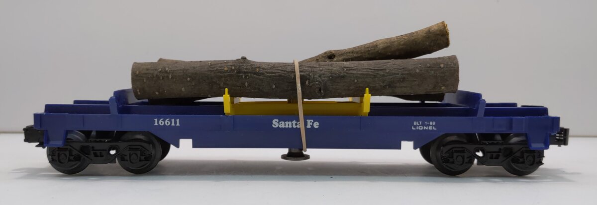 Lionel 6-16611 O Gauge Santa Fe Operating Log Dump Car NIB