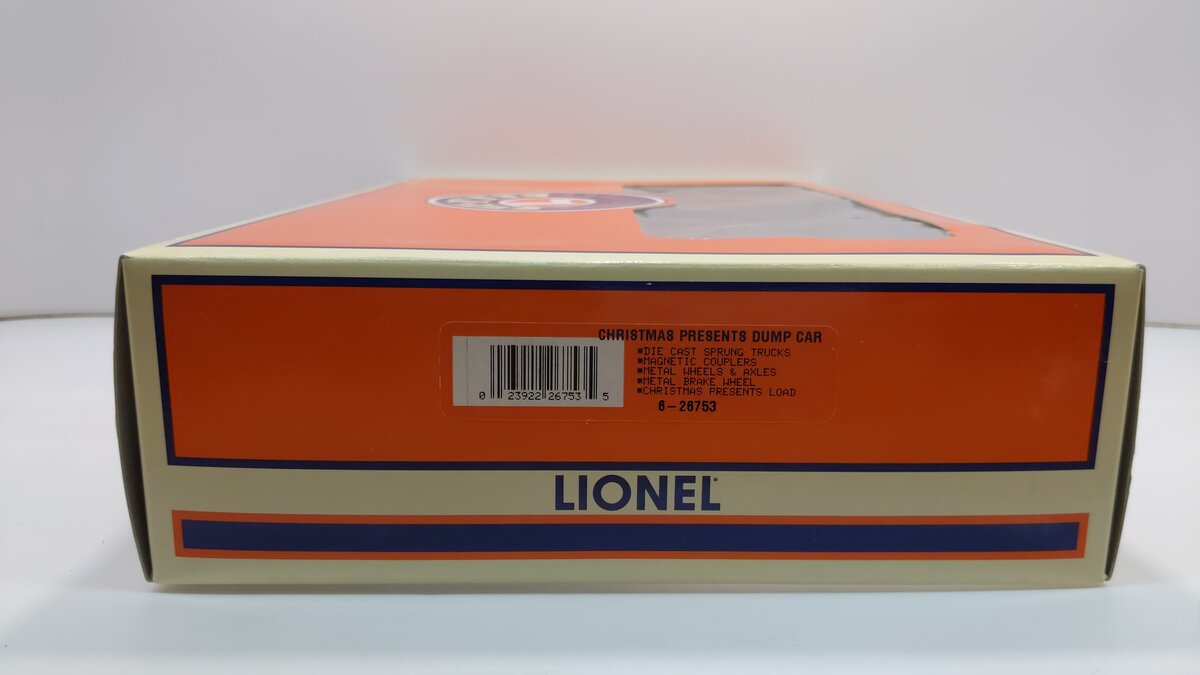 Lionel 6-26753 Operating Christmas Dump Car with Presents LN/Box