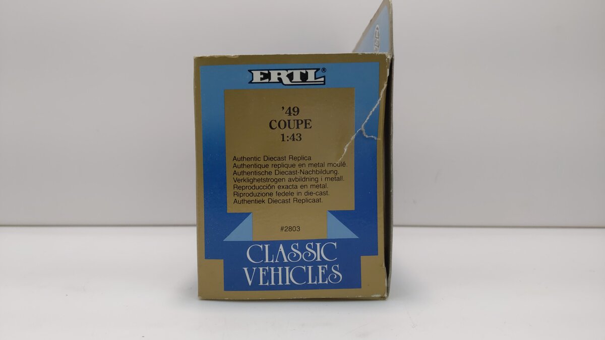 Ertl 2803 1:43 Scale Classic Vehicles 1949 Green Ford Coupe Diecast LN/Box