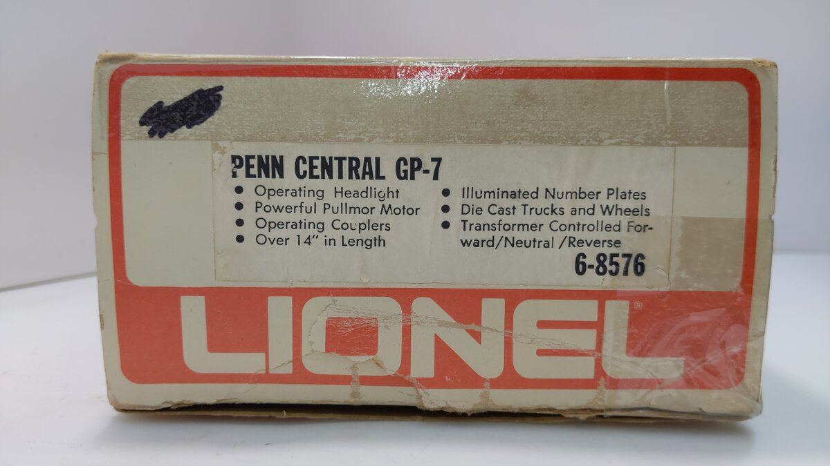 Lionel 6-8576 O Gauge Penn Central GP-7 Diesel Locomotive LN/Box