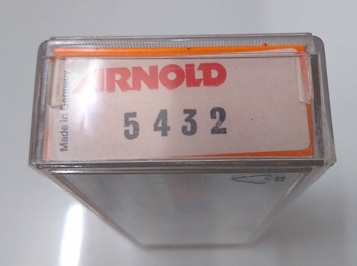 Arnold 5432 N Scale Southern Pacific Passenger Car #2954 LN/Box