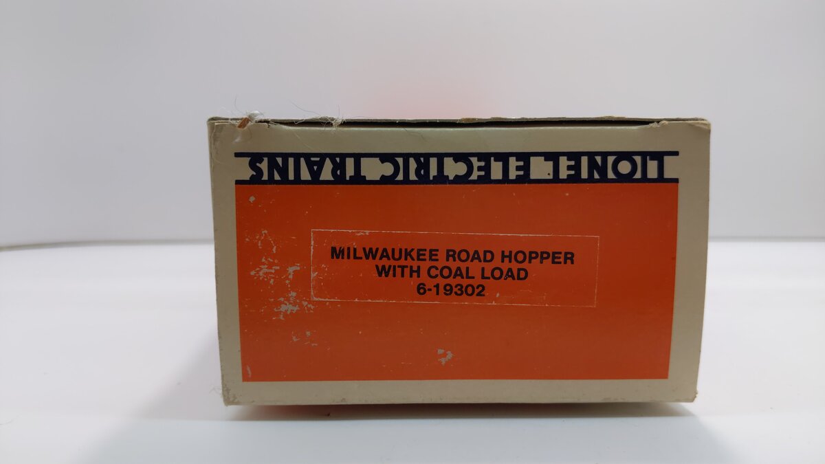 Lionel 6-19302 O Gauge Milwaukee Road Hopper #19302 with Coal Load NIB