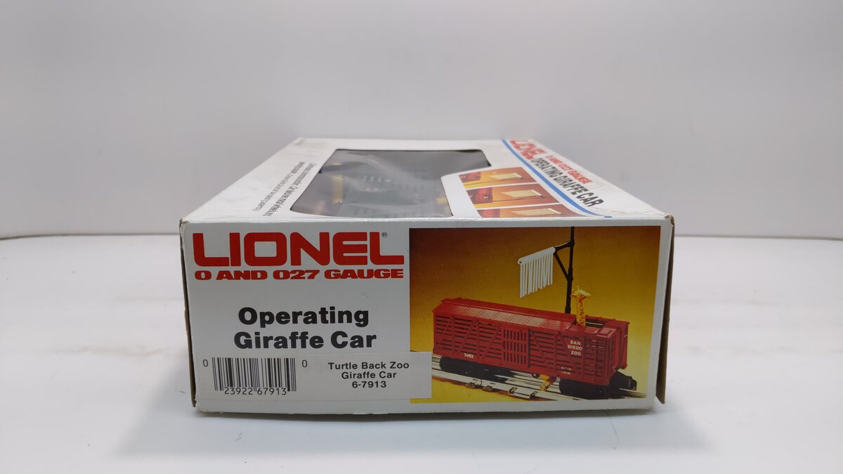 Lionel 6-7913 O Gauge Turtleback Zoo Operating Giraffe Car NIB