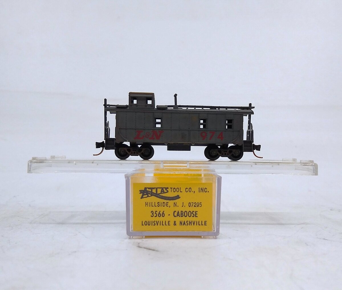 Atlas 3566 N Scale Louisville & Nashville Caboose #974 LN/Box