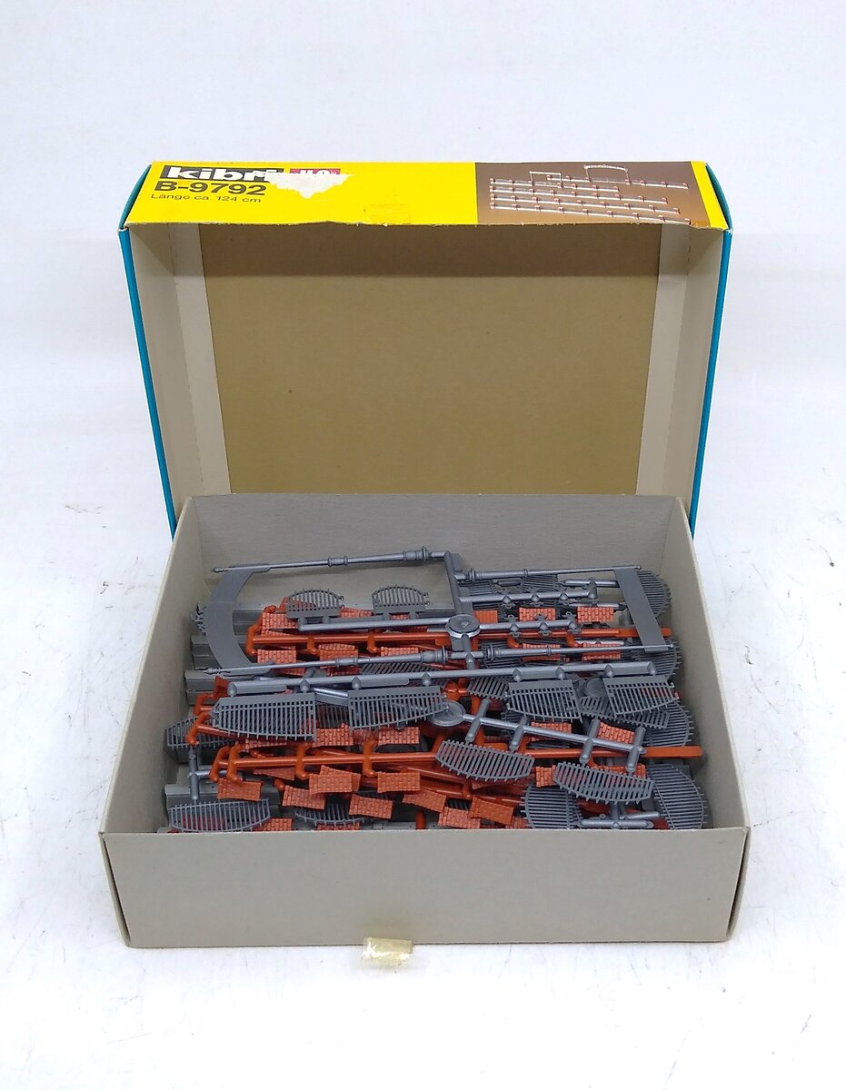 Kibri B-9792 HO Scale Industrial Fences Whith Gate Building Kit
