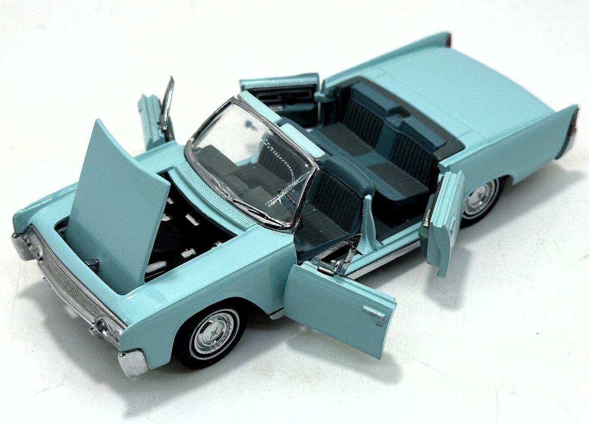 Franklin Mint B14PW05 1:43 Scale Diecast 1961 Lincoln Continental Convertible NEW