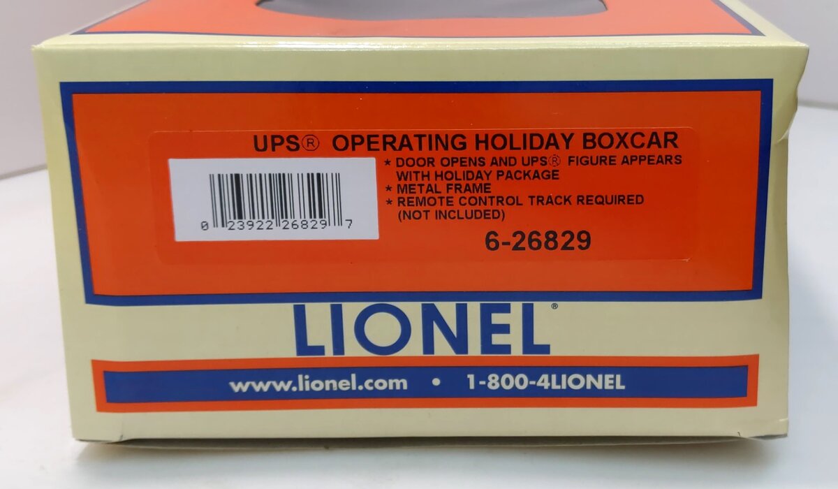 Lionel 6-26829 O Gauge UPS Holiday Operating Boxcar NIB