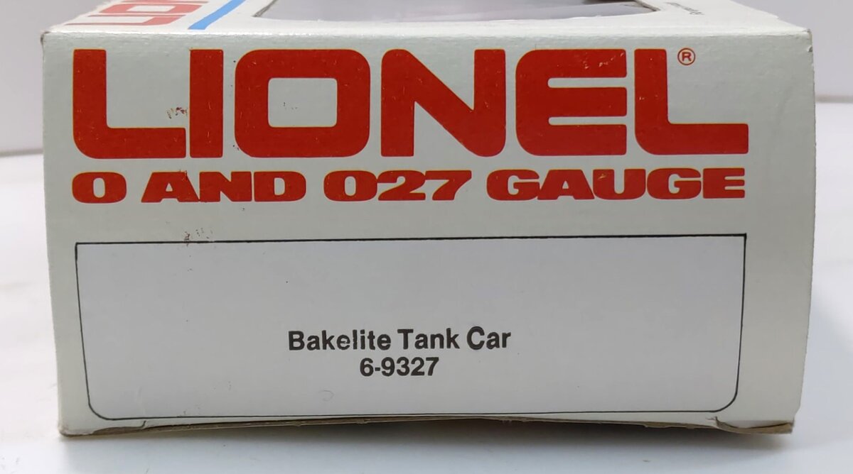 Lionel 6-9327 O Gauge Bakelite Plastics Triple Dome Tank Car LN/Box