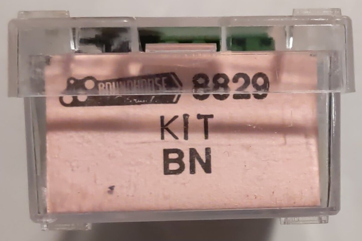 Roundhouse 8829 N Scale Burlington Northern Assembled Boxcar # 732558 Kit